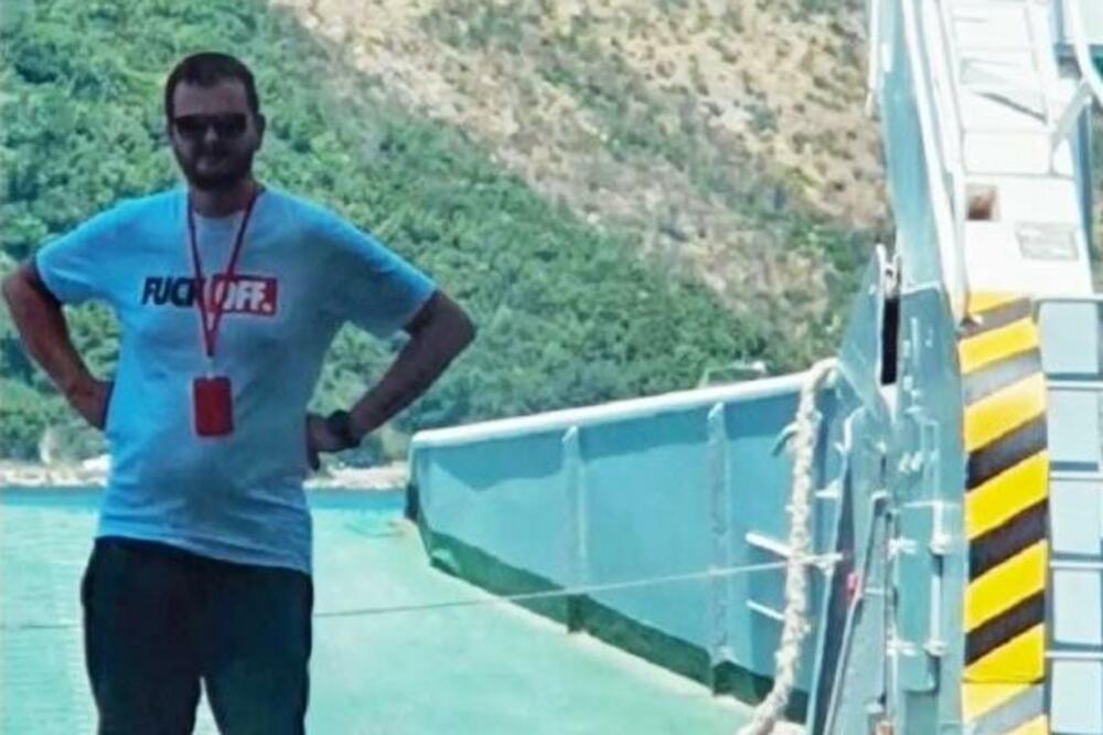 Jedan od radnika na trajektnoj liniji, Foto: Siniša Luković