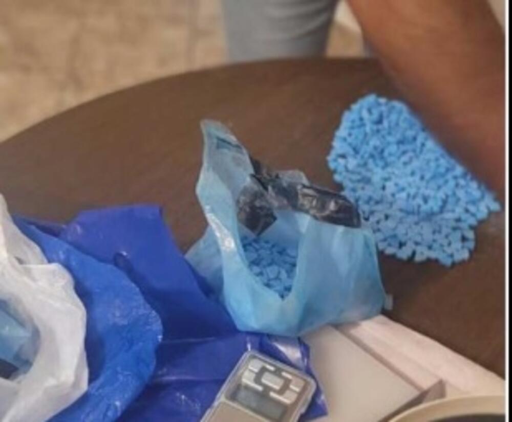 Droga pronađena prilikom policijskog pretresa vozila i kuće koje pripadaju I.R. 