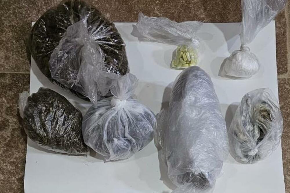 Dio zaplijenjenih narkotika, Foto: Uprava policije