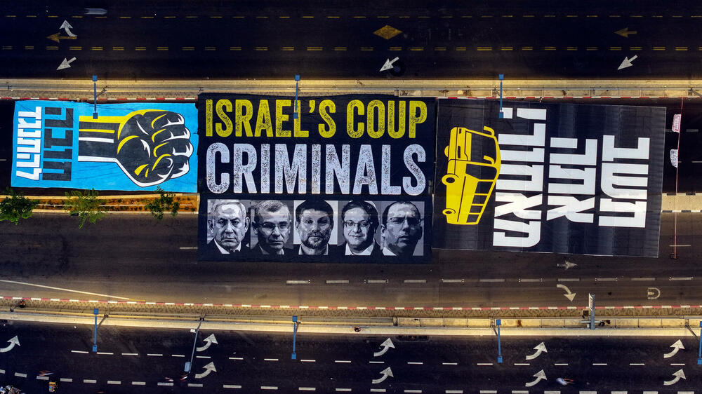 <p>Protesti su održani i širom Izraela, 34. subotu uzastopno.<br /> </p>