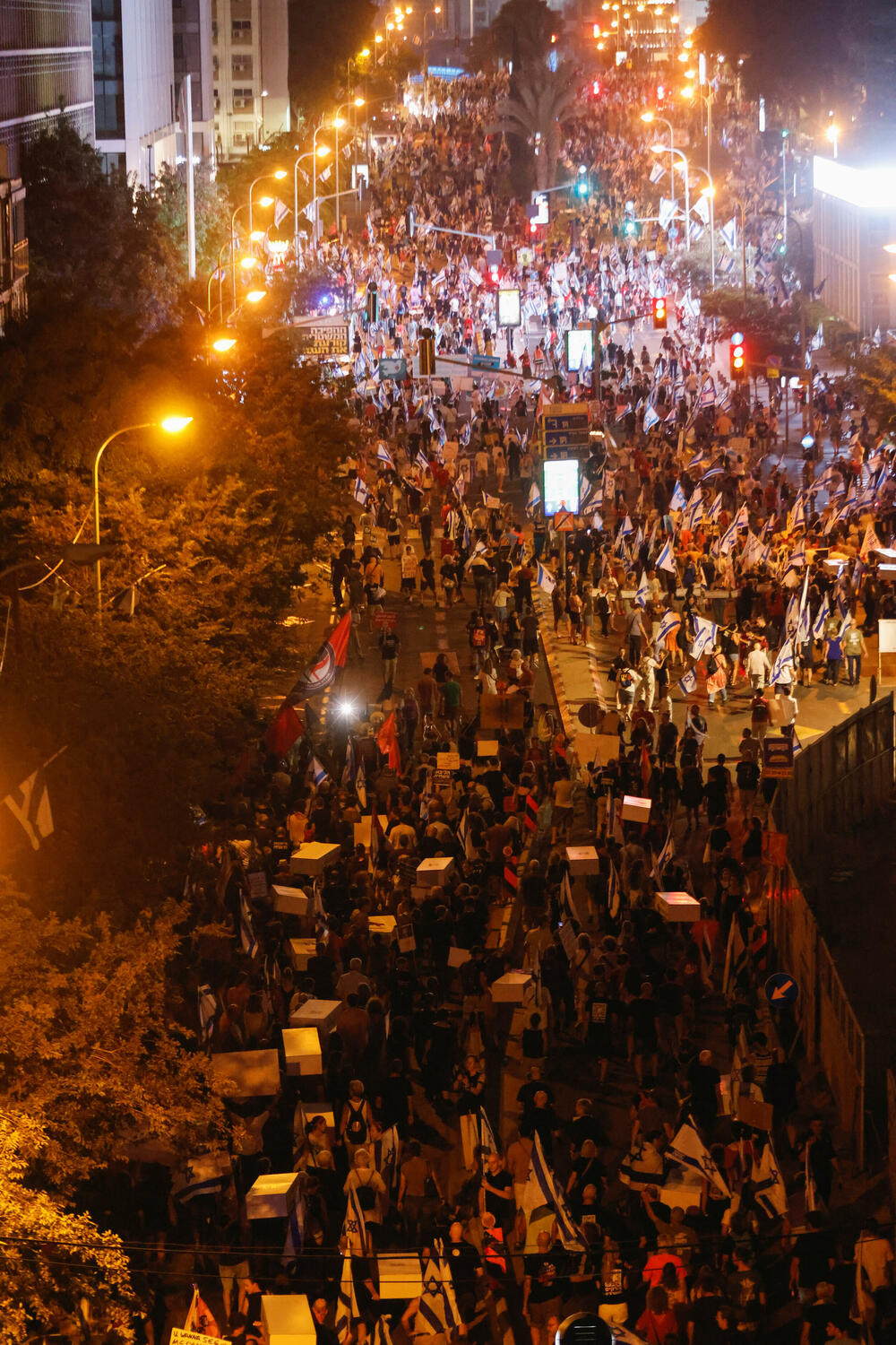 <p>Protesti su održani i širom Izraela, 34. subotu uzastopno.<br /> </p>