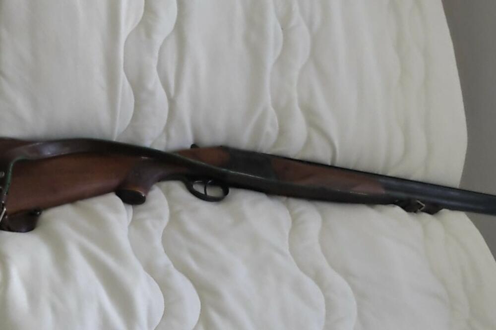 Pronađena puška, Foto: Uprava policije