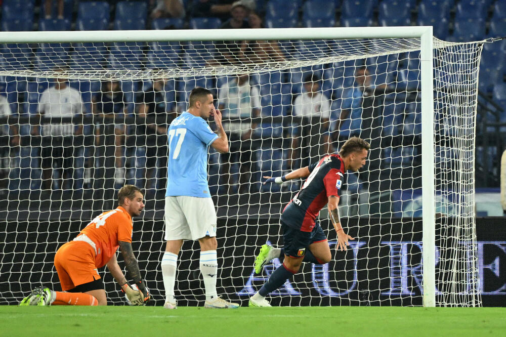 Mateo Retegi slavi gol pored Adama Marušića, Foto: REUTERS/Alberto Lingria