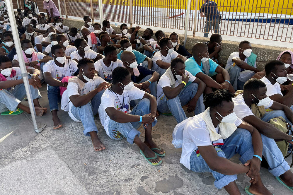 Migranti na ostrvu Lampeduza, Foto: Rojters