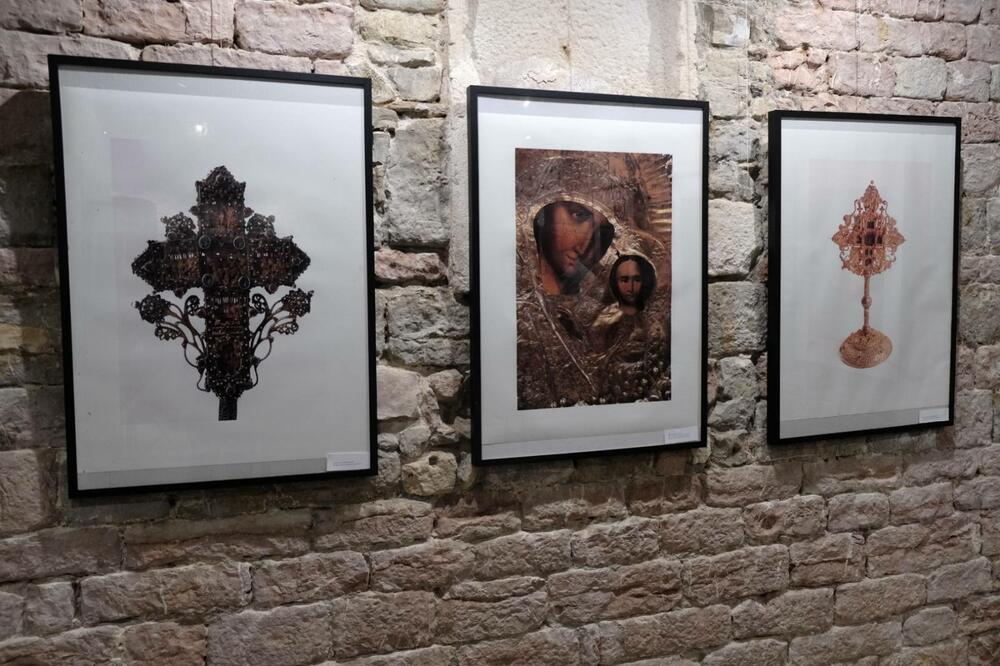 Zenović otvorio izložbu "Odsjaji budvanske prošlosti, od politeizma do hrišćanstva", Foto: Vuk Lajović