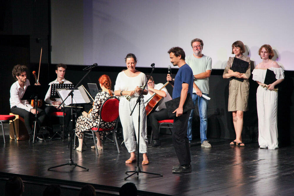 <p>Lerotiću je pripala i Zlatna mimoza za režiju, jer je &ldquo;svedenim rediteljskim postupcima pratio istinitost životnog iskustva&rdquo;</p>