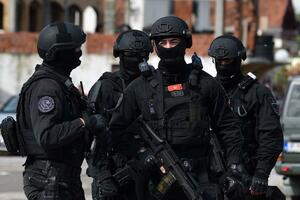 Opsežna akcija policije u Budvi, Herceg Novom, Tivtu i Kotoru, u...