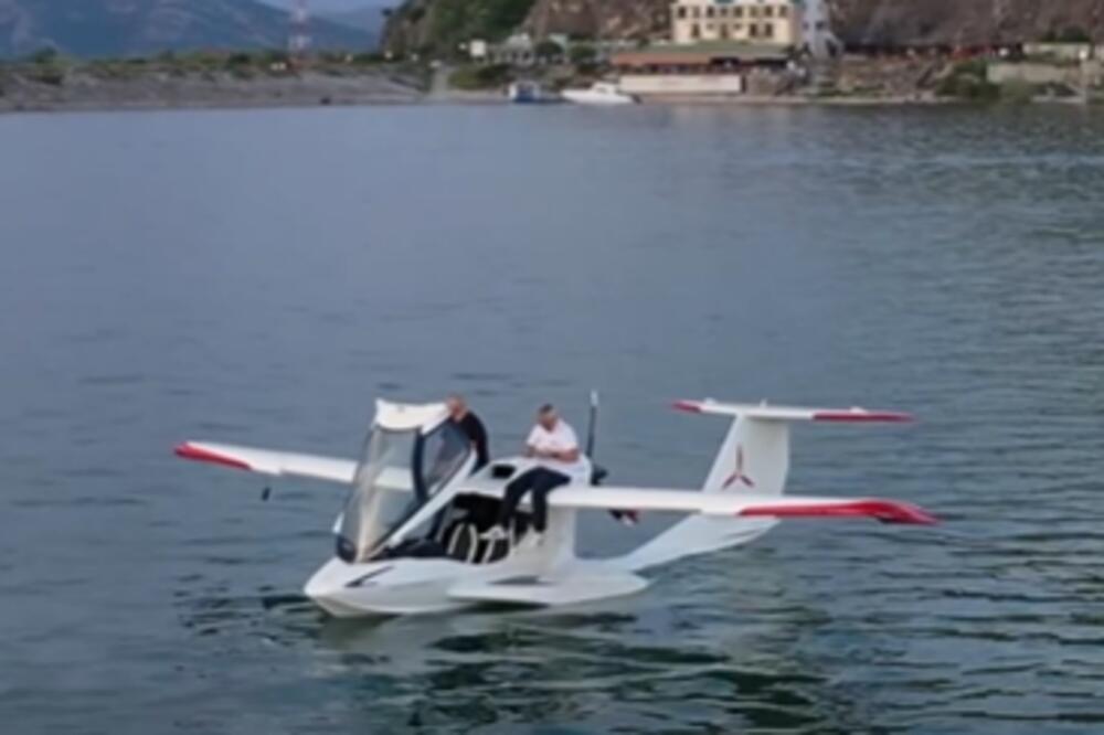 Lalović i Raičević na Skadarskom jezeru, Foto: Dragiša Raičević