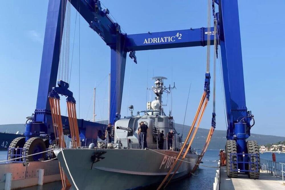 Dokovanje patrolnog broda Mornarice VCG, Foto: Siniša Luković