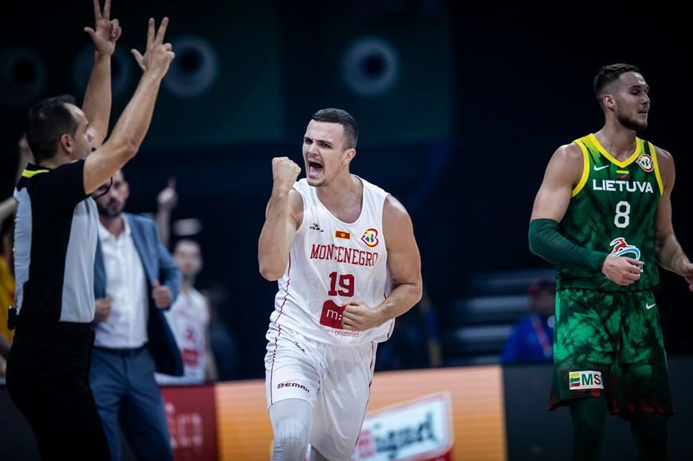 Marko Simonović na utakmici protiv Litvanije, Foto: FIBA