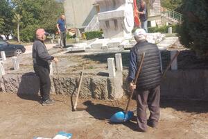 Nikšić: Borci i antifašisti očistili okolinu spomenika na Vidrovanu