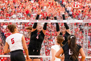 America is the country of volleyball, female students broke the record in visiting...