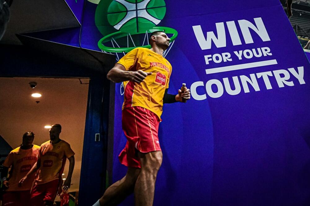 Vučević pred jedan od mečeva Crne Gore, Foto: FIBA