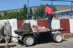 VIDEO Tološi: Iz zaprežnog vozila bacao smeće pored praznih...