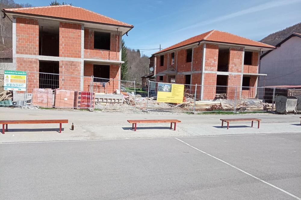 Zgrade još nezavršene, Foto: Jadranka Ćetković