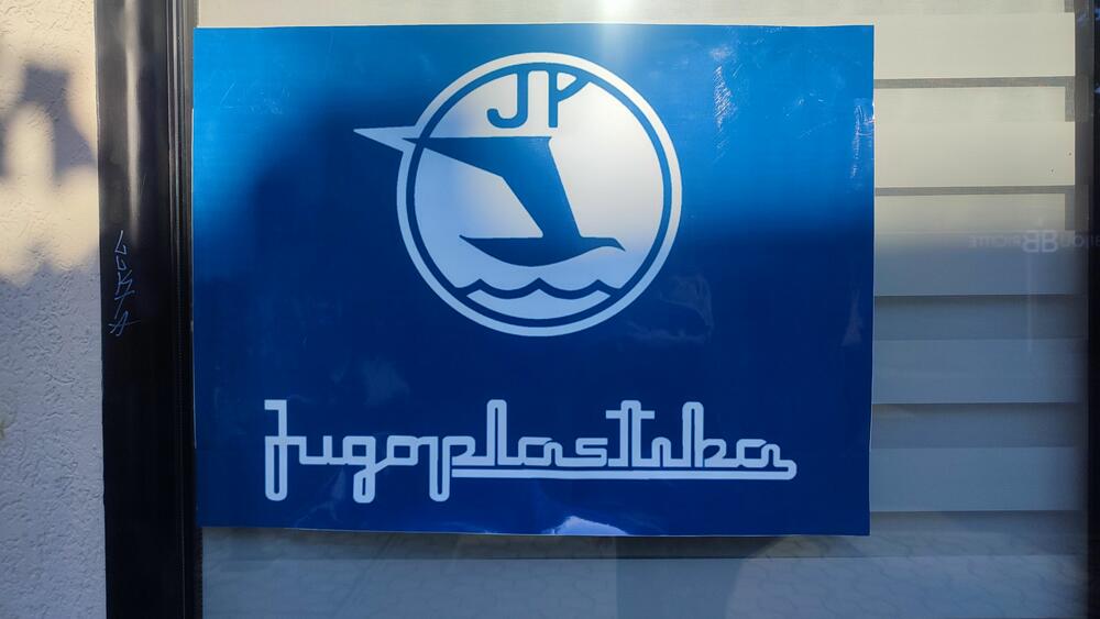 <p>Ne vrijedi pisati o nikšićkom korzou, jer teško je riječima objasniti kako to izgleda kada imaš svoje parče betona, svoje drvo, ugao, stepenice...</p>