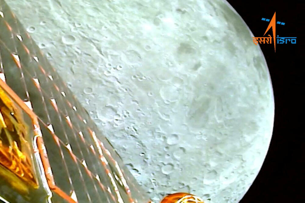 Pogled na Mjesec iz inijskog rovera "Čandrajan-3", Foto: Reuters