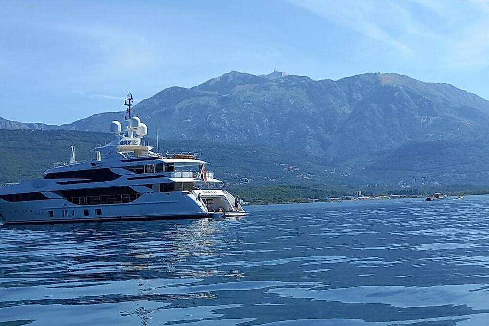 Megajahta "Bombay" u Tivatskom zalivu, Foto: Čitalac Vijesti