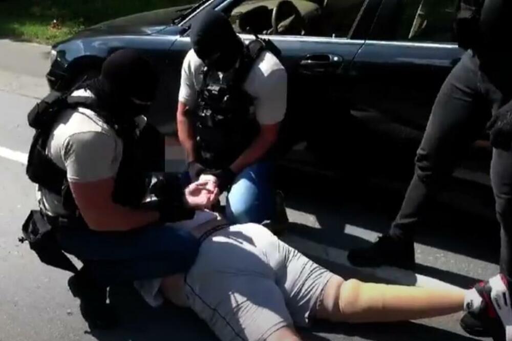 Beogradska policija hapsi jednog od državljana Crne Gore, Foto: Printscreen YouTube/MUP Srbije