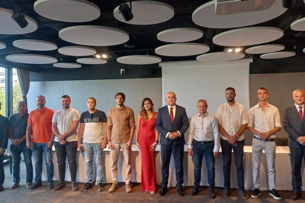 Sa potpisivanja ugovora, Foto: Ministarstvo poljoprivrede,šumarstva i vodoprivrede