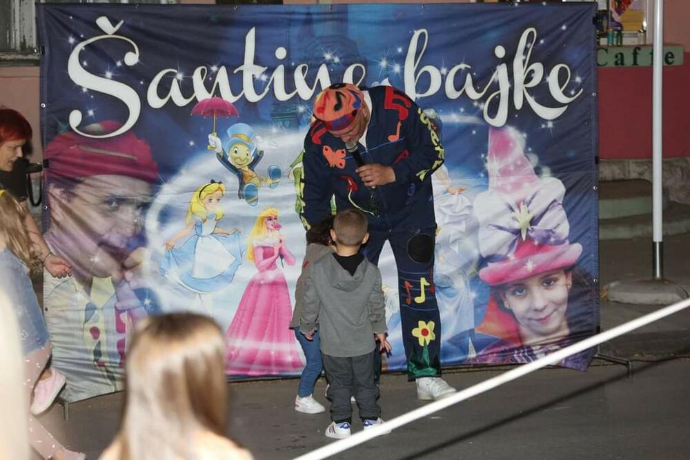 <p>Radojica Stanković, dječji glumac i zabavljač, 35 godina uljepšava djetinjstva i sastavni je dio života mnogih generacija</p>