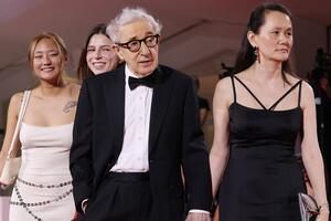 Woody Allen was welcomed at the Venice Film Festival with a standing ovation, but also...