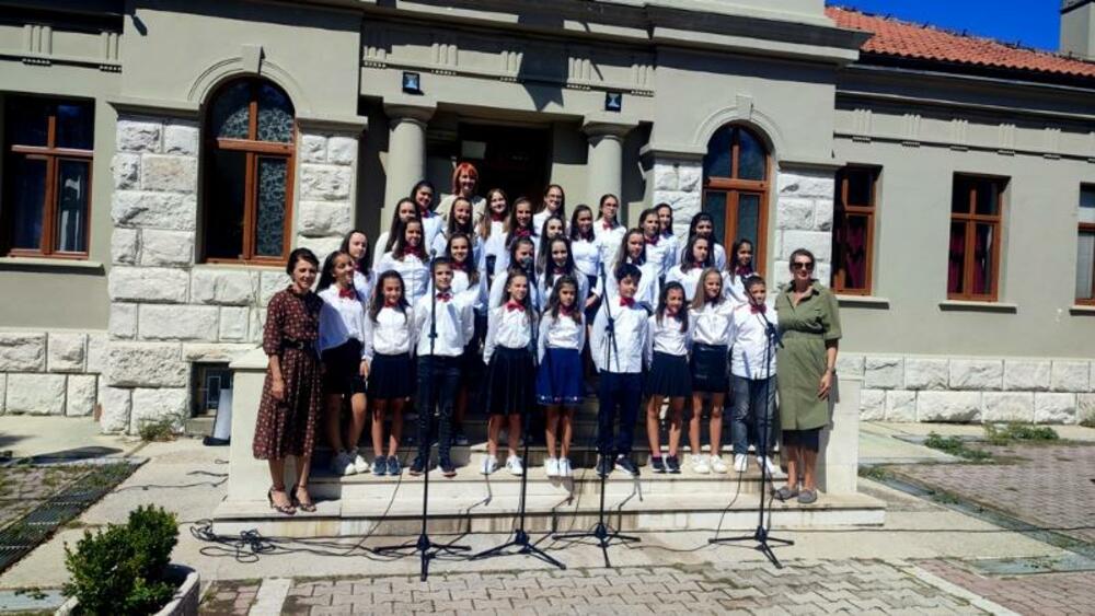 <p>Sloboda stvaranja u Ateljeu &bdquo;Put&ldquo;, može služiti kao važan podsticaj za razvoj kreativnosti i prihvatanja vlastite emocionlnosti, kazala je akademska slikarka Olivera Eraković</p>