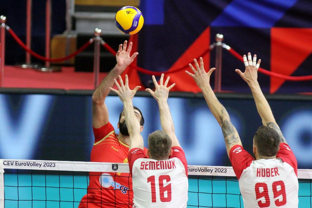 Rekao zbogom nacionalnom timu: Aleksandar Minić napada blok Poljaka, Foto: CEV