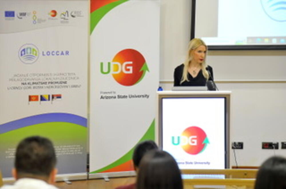 <p>Direktorica Centra za klimatske promjene Univerziteta Donja Gorica (UDG) Ivana Vojinović je istakla važnost pokretanja regionalnih aktivnosti u borbi protiv klimatskih promjena na Zapadnom Balkanu, koji će sve više biti izložen ekstremnim hidrometeorološkim hazardima.<br /> </p>