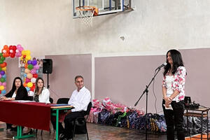 Početak školske godine u Pljevljima: Prvacima uručeni pokloni