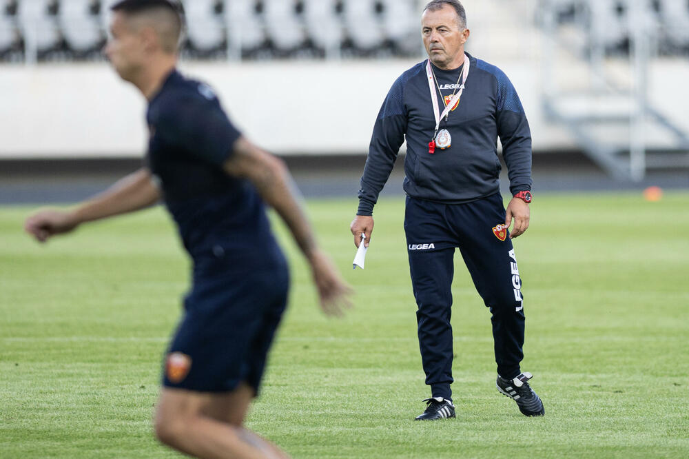 Selektor Miodrag Radulović na jučerašnjem treningu, Foto: fscg