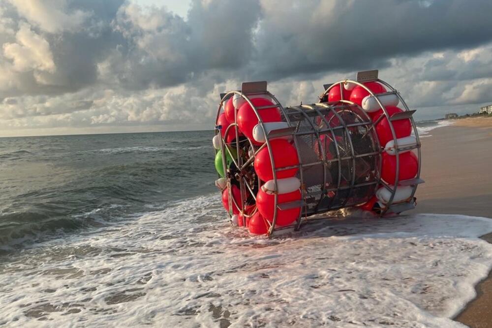 "Mjehur" - tako Reza Baluči naziva plovilo koje je sam napravio, Foto: Flagler County Sheriff's Office