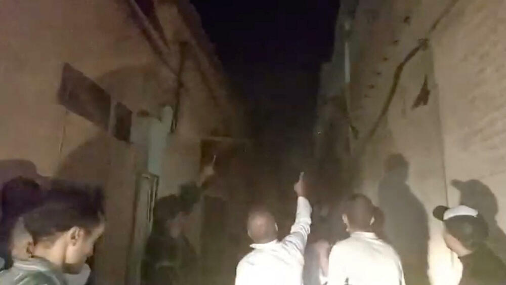 <p>Rečeno je da su mnogi ljudi poginuli u teško dostupnim planinskim područjima, a najmanje 153 osobe su povrijeđene</p>