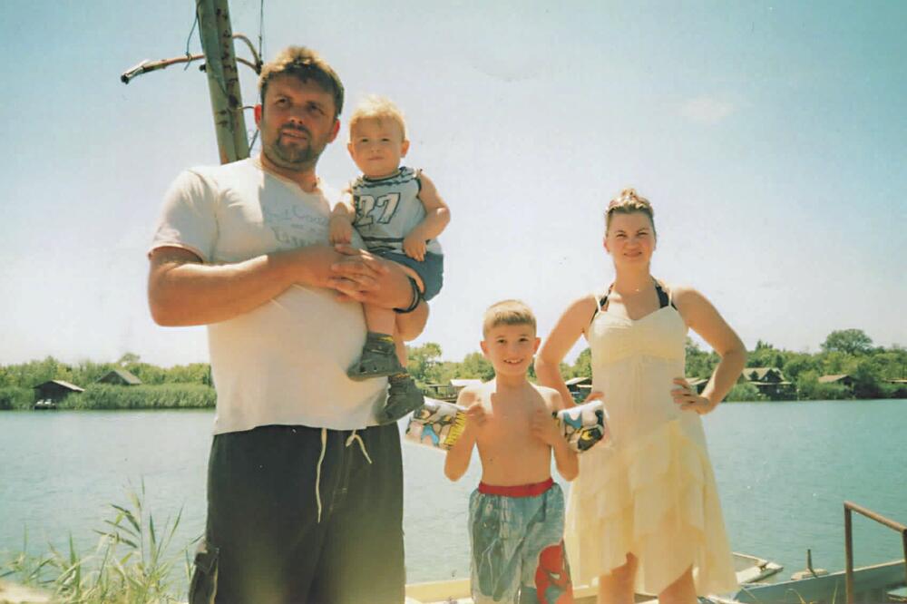 Nikolajevi potomci, Željko Jemiljanović sa porodicom, Foto: Privatna arhiva