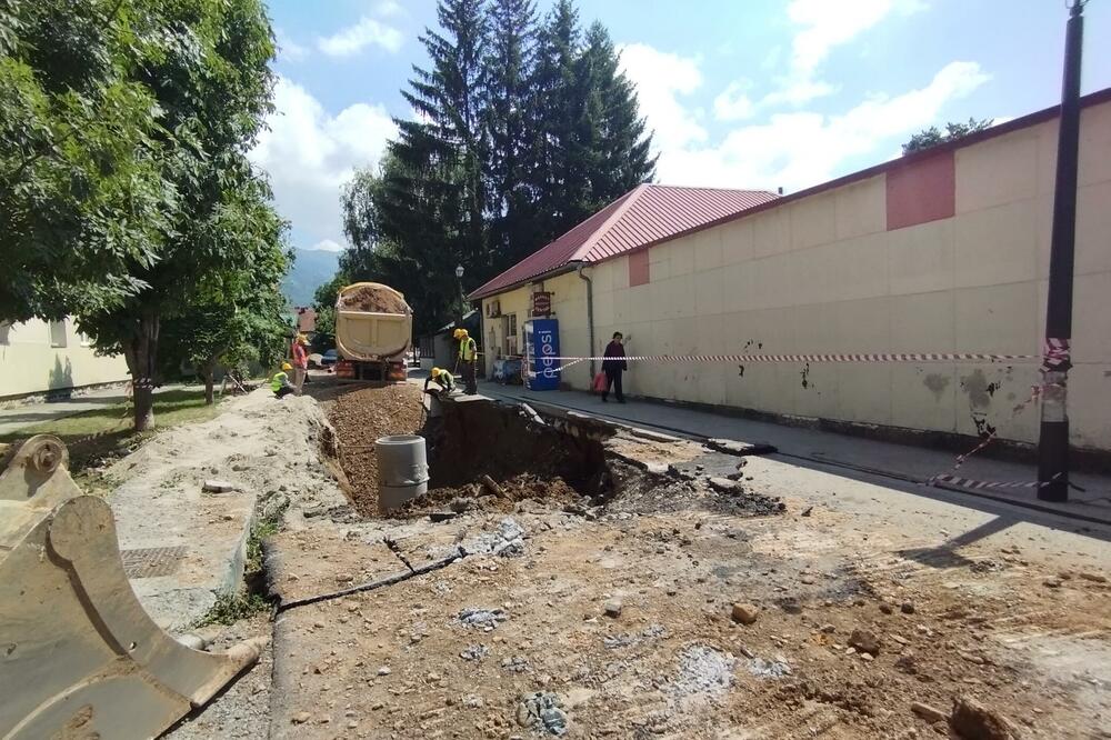 Ulica Boška Rašovića za čiju rekonstrukciju će biti potrošeno milion eura, Foto: Foto: Dragan Šćepanović