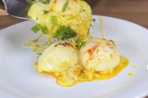 Probajte i uživajte: Kuvana jaja zapečena sa sirom