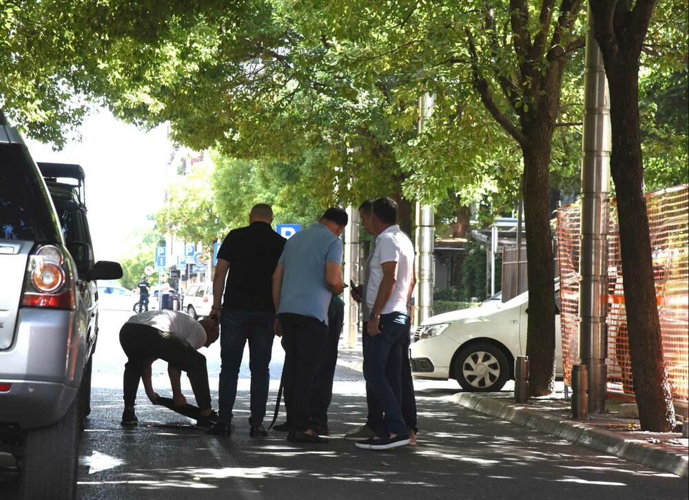 <p>Predsjednik Višeg suda sumnja da osoba koja je kopala tunel nije željela ukrasti dokaz koji je već bio predmet vještačenja, već da se pokušavalo doći u blizinu sobe za zadržavanje i da je možda pokušano bjekstvo</p>