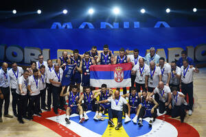 Vlada Srbije sa po 25.000 eura nagradila srebrne košarkaše