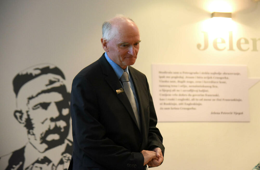 <p>Prof. Darko Žubrinić, predsjednik Društva prijatelja glagoljice i sekretarka Društva Mirna Lipovac održali su predavanje u Podgorici povodom 130 godina od štampanja prvog izdanja hrvatsko-glagoljskog Misala</p>