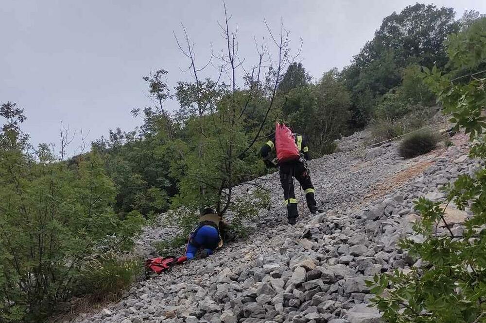 Pripadnici jedinice Službe zaštite i spasavanja na licu mjesta, Foto: Služba zaštite i spašavanja Nikšić