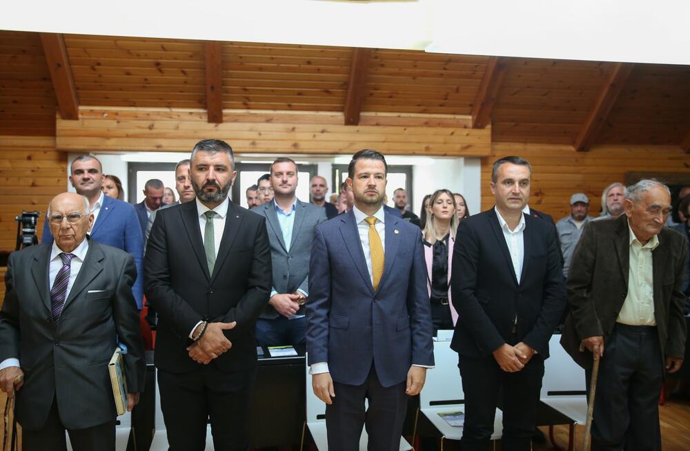 <p>"Čvrsto vjerujem da ekološka, ekonomska i socijalna komponenta društva mogu činiti jedinstven sklad i moji napori će biti usmjereni u pravcu ohrabrivanja novih inicijativa i pragmatičnog prustupa koji će inspirisati sve društvene činioce na dalje korake", saopštio je Milatović</p>