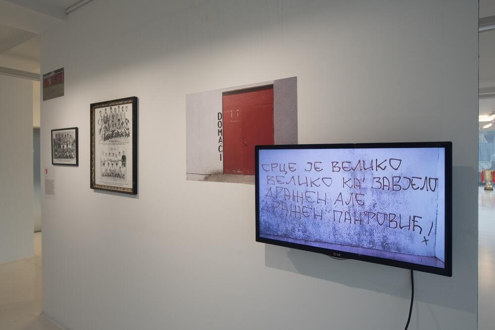 <p>Na Cetinju otvorena izložba "Pravi san velikih prijatelja - fudbal u Crnoj Gori"</p>