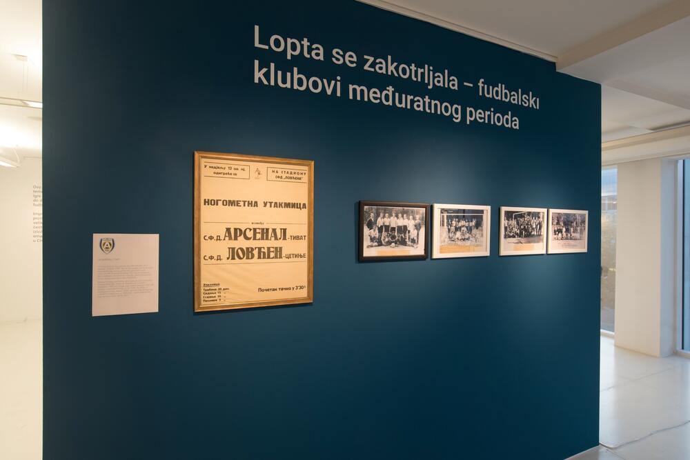 <p>Na Cetinju otvorena izložba "Pravi san velikih prijatelja - fudbal u Crnoj Gori"</p>