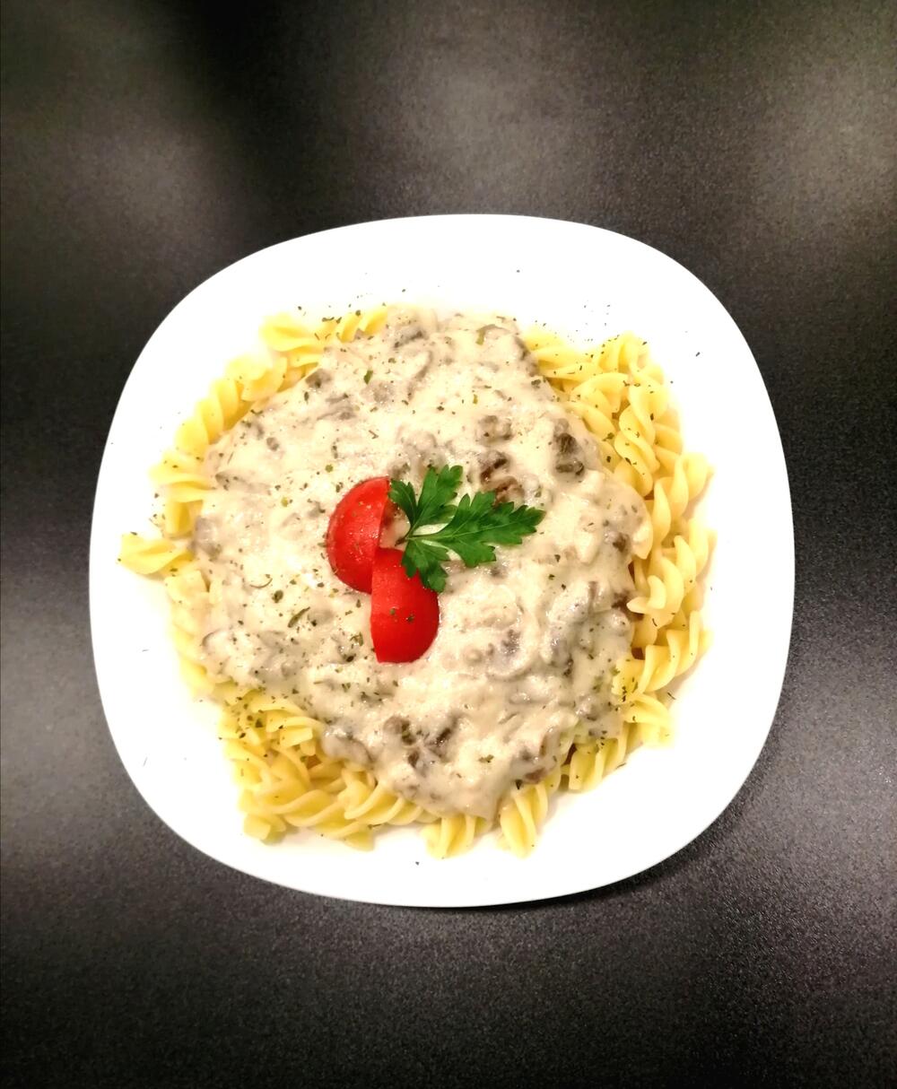 <p>Čarobna kuhinja “Gandalf”, u Podgorici u Vučedolskoj ulici, jedini je restoran u gradu u kome možete dobiti jela bez glutena bezbjedna za sve kojima je bezglutenska ishrana potrebna iz bilo kog razloga.</p>