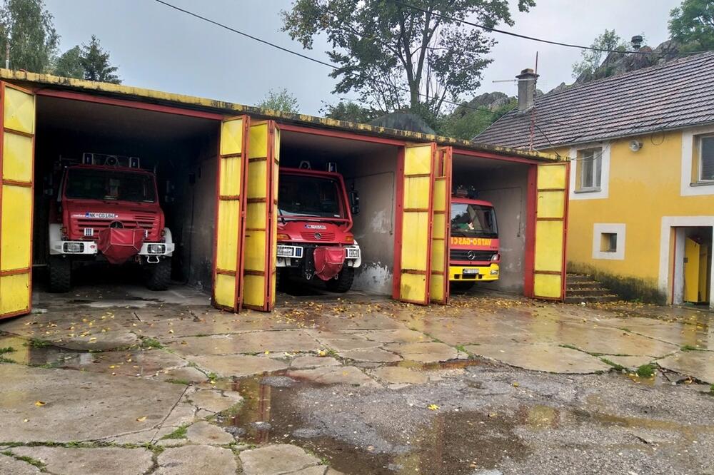 Sadašnji vatrogasni dom i garaže, Foto: Svetlana Mandić