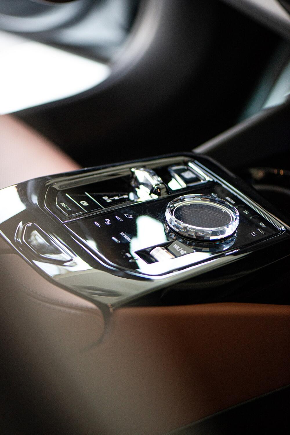 <p>Pozivamo vas da među prvima u svijetu vidite osmu generaciju najpoznatije limuzine</p>