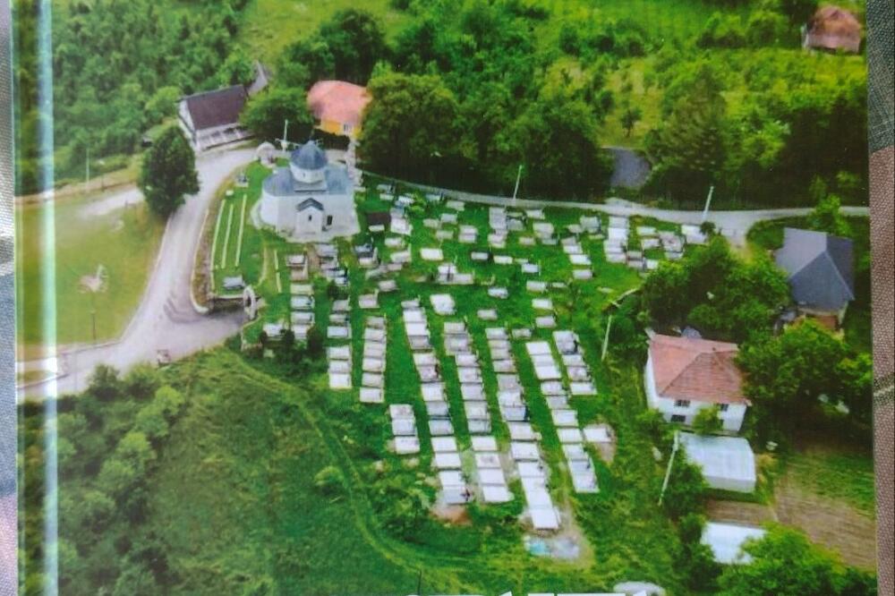 Monografija Milutina Đurkovića i Mahiala Mikana Perovića, Foto: Privatna arhiva