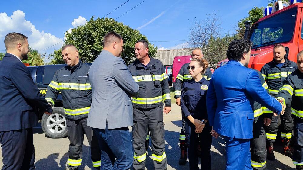 <p>Vatrogasni dom površine 2.500 kvadrata gradiće se na parceli od 5.000 metara kvadratnih, korisne površine oko 3.500 kvadrata, a vrijednost ukupnog projekta je 3,3 miliona eura<br /> </p>