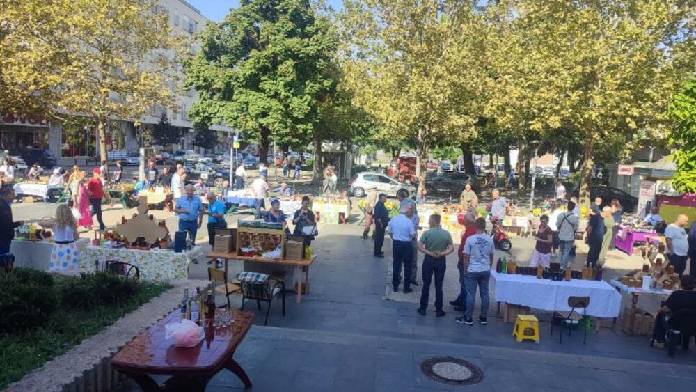 <p>„Opština Nikšić će uvijek biti tu da ove dane podrži, jer kada nešto stekne takav kontinuitet i tradiciju, onda ono mora imati podršku i u budućnosti, pa se nadam da ćemo ovdje proslaviti i 40. Dane meda", kazao je predsjednik Opštine</p>