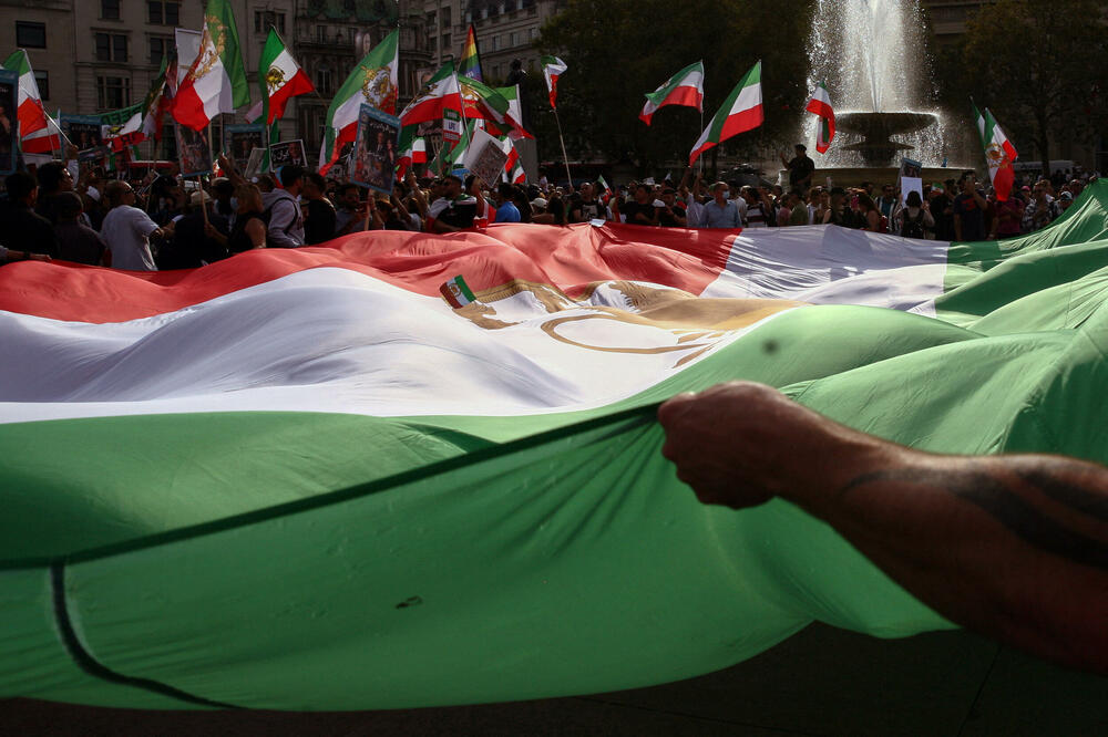 <p>Gradonačelnica Pariza An Idalgo poručila je da će jedan park u tom gradu ponijeti Aminino ime, rekavši da je ona „simbol herojskog otpora u Iranu”</p>